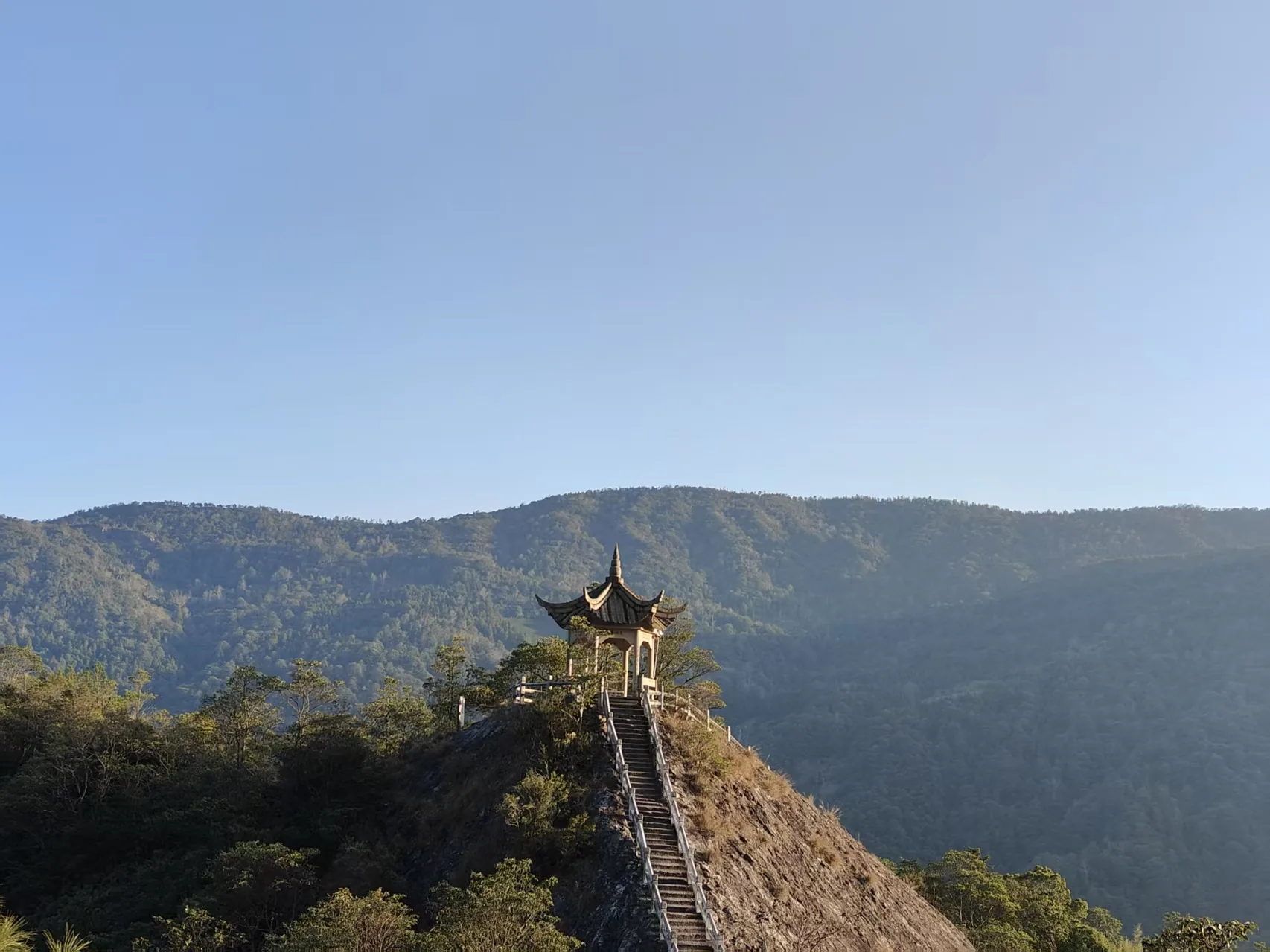 灵岩方洞 1